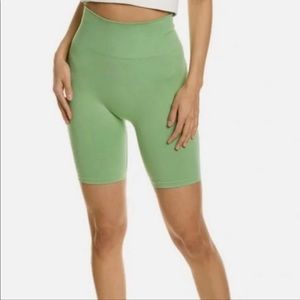 WeWoreWhat Seamless Biker Shorts Size Medium